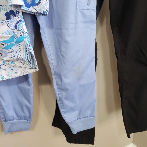 UA Butter-soft Stretch Floral Scrub Top + 2 Scrub Pants Bundle Ceil Blue Black S - Picture 12 of 13